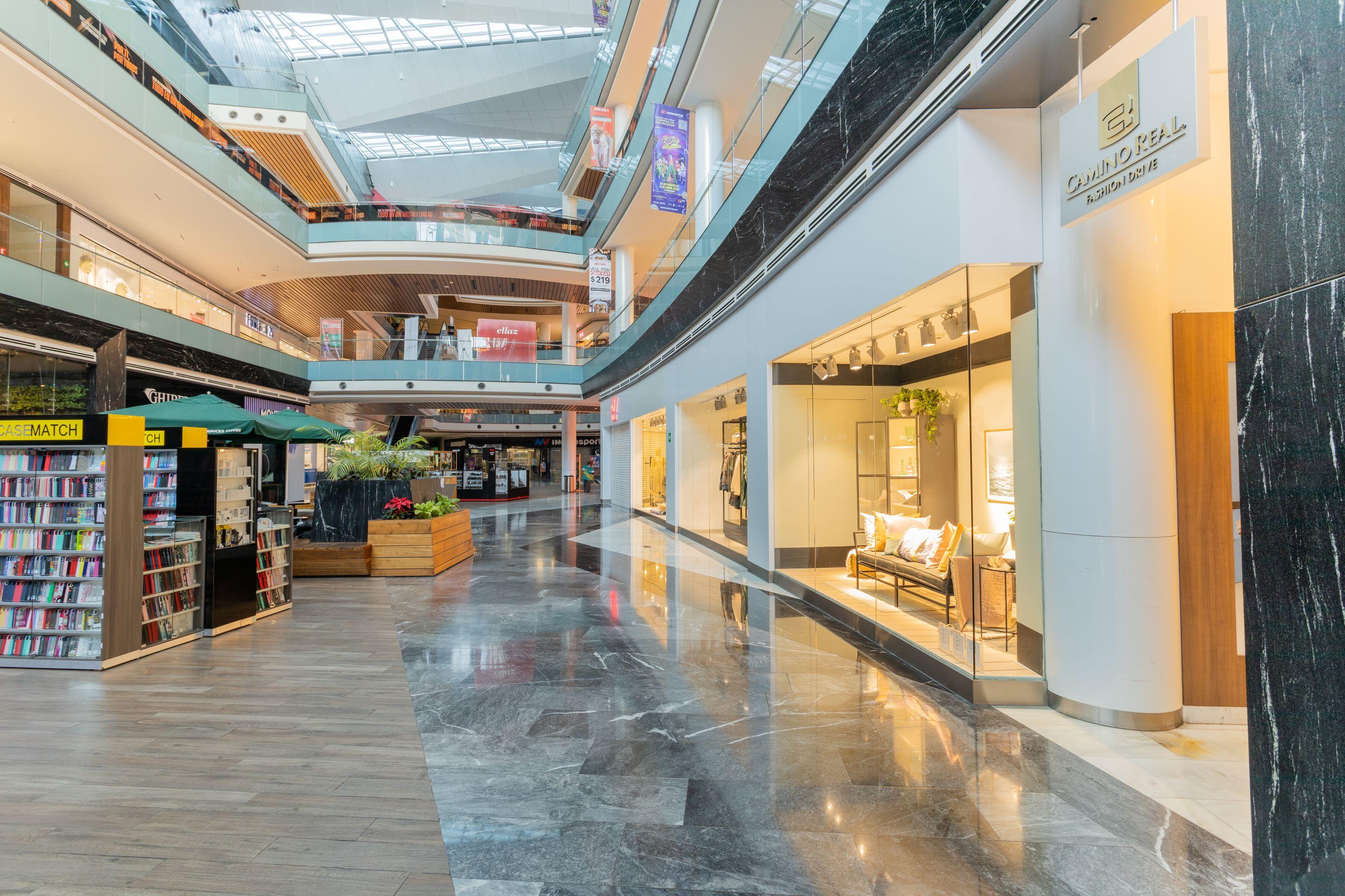 Camino Real Fashion Drive Monterrey Hotel San Pedro Garza Garcia Bagian luar foto Interior of the mall