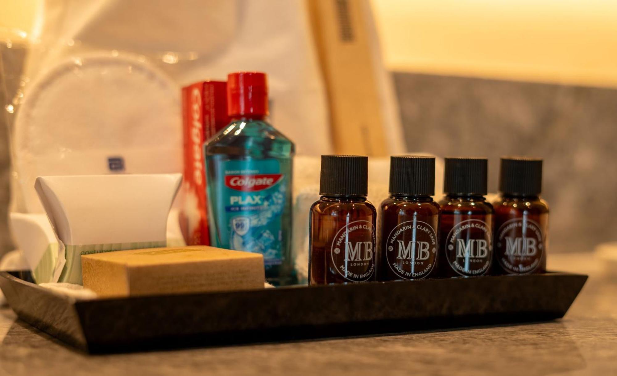 Camino Real Fashion Drive Monterrey Hotel San Pedro Garza Garcia Bagian luar foto MB toiletries